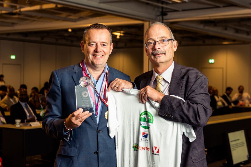 (left to right): Dr Kirpensteijn and Dr Ingwersen